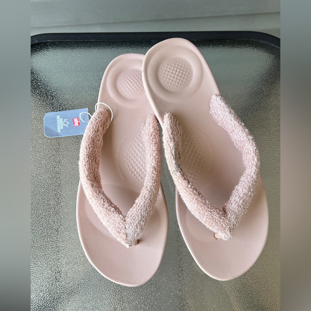 NWT- FitFlop Women's iQushion Toweling Flip-Flop Sz 8